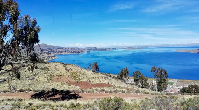 Von Copacabana über                                   die Grenze nach La Paz